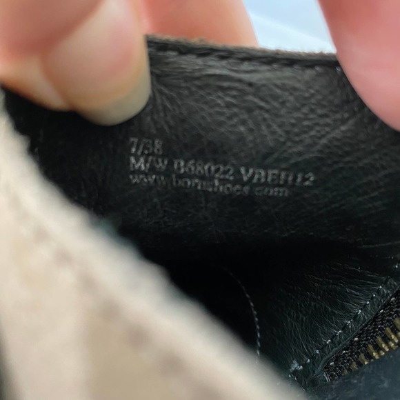 BORN Zowy Leather Ankle Booties Size 7 - Picture 9 of 11